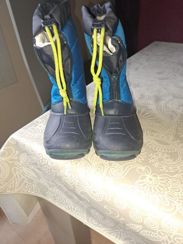 Botas de agua o nieve niño