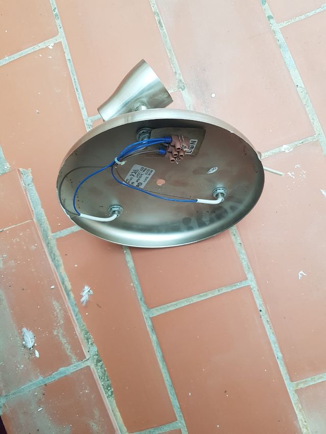 Plafon luz con 2 bombillas