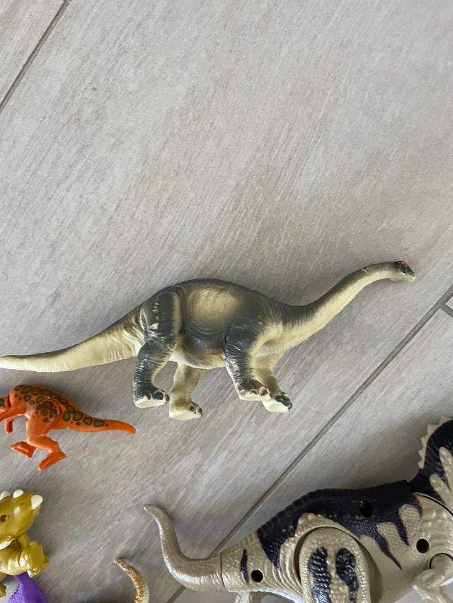 Dinosaurios muñecos