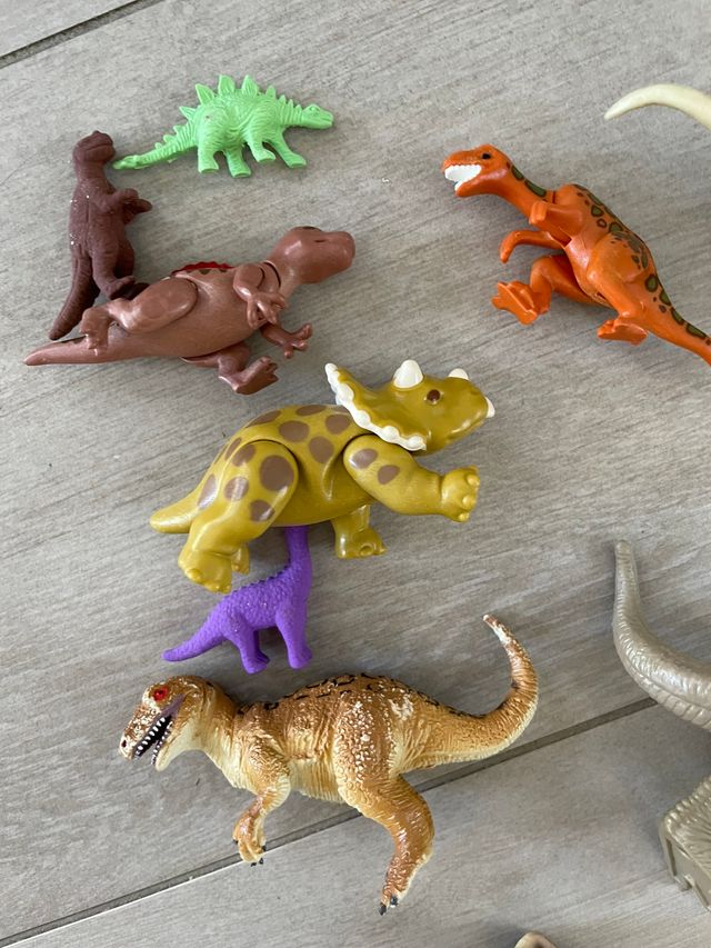 Dinosaurios muñecos