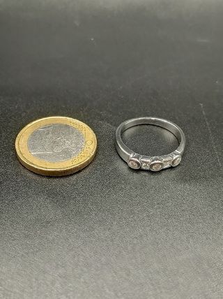 Anillo oro blanco con diamantes