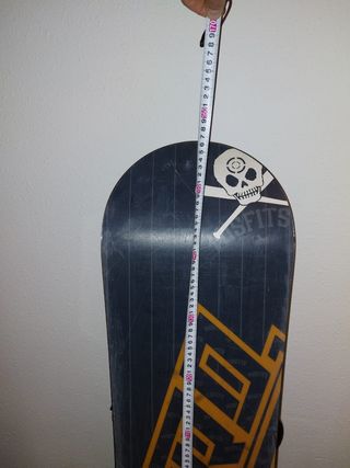 Tabla snow Nitro y fijaciones