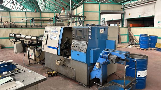 Torno CNC Hyundai HIT 18