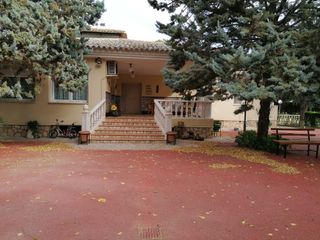CHALET A LA VENTA EN YECLA