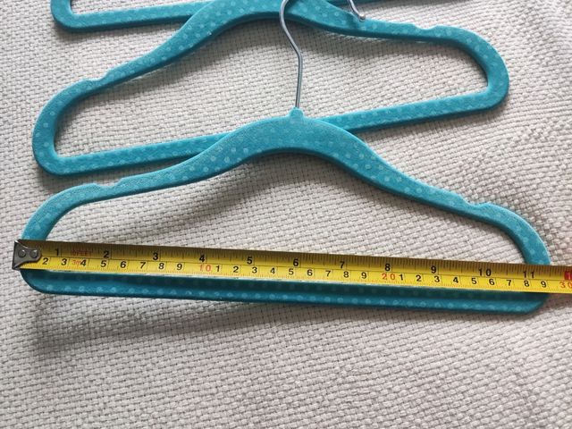 Lote de perchas infantiles 