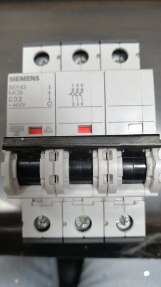 Interruttori magnetotermici Siemens 5SY43MCB C32