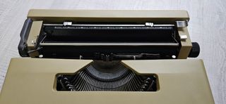 Máquina escribir Olivetti 25