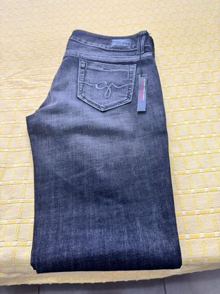 Patalon vaquero Guess Nuevo