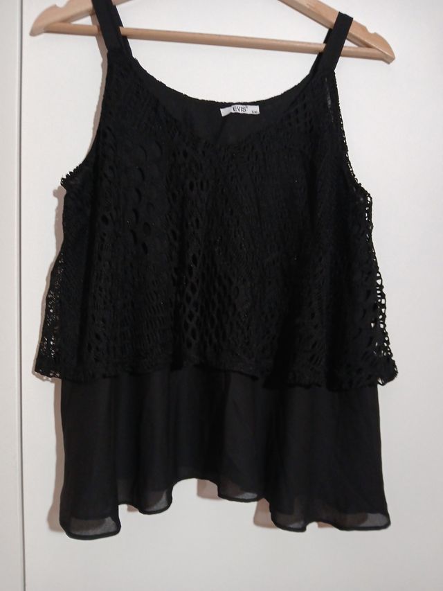 Top de tirantes negro
