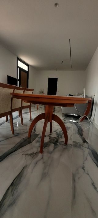 Mesa de comedor extensible y 4 sillas