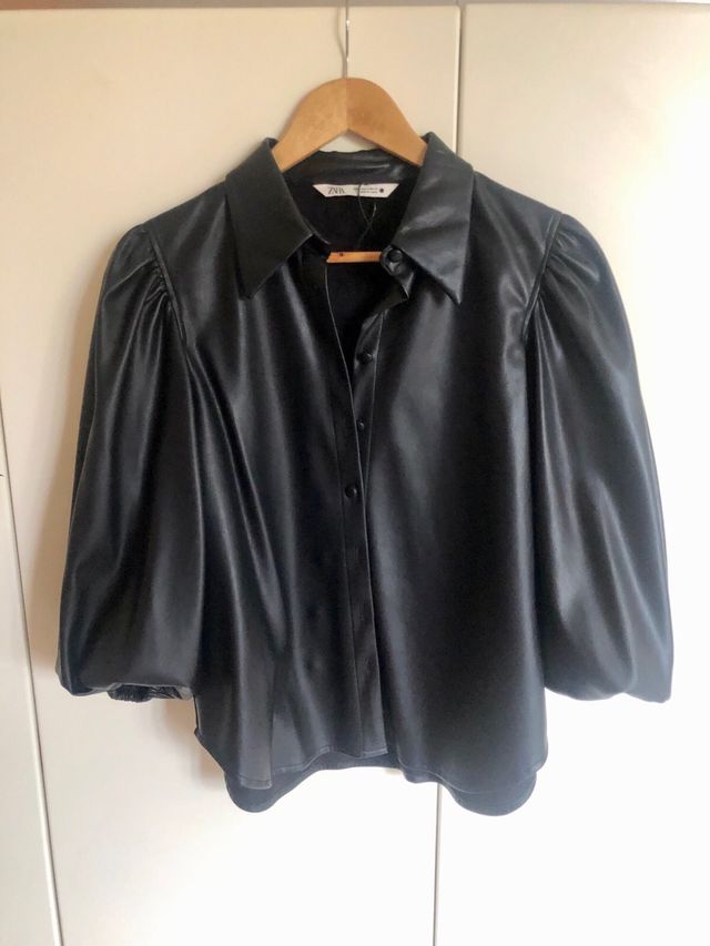 Zara SobreCamisa efecto piel