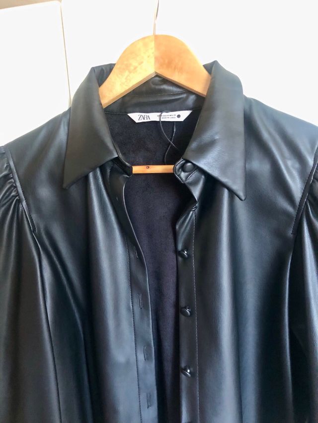 Zara SobreCamisa efecto piel