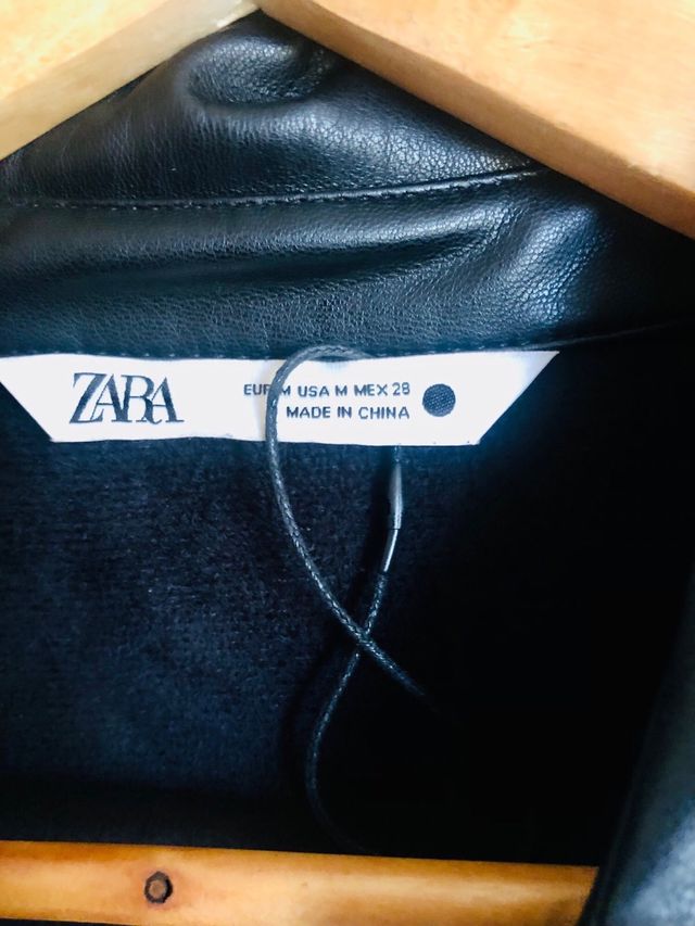 Zara SobreCamisa efecto piel
