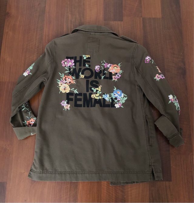 Cazadora con bordados