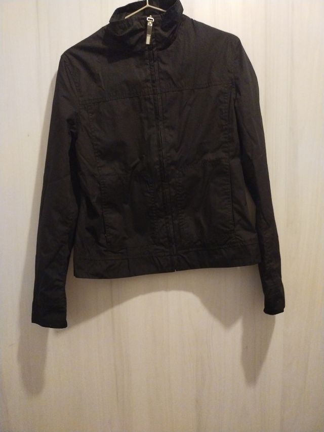 Cazadora corta vientos mujer