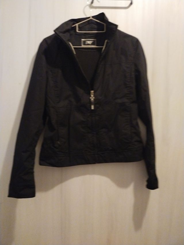 Cazadora corta vientos mujer