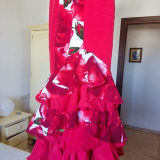 Traje de gitana rojo de flores