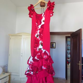Traje de gitana rojo de flores
