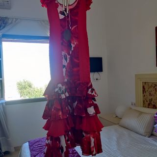 Traje de gitana rojo de flores