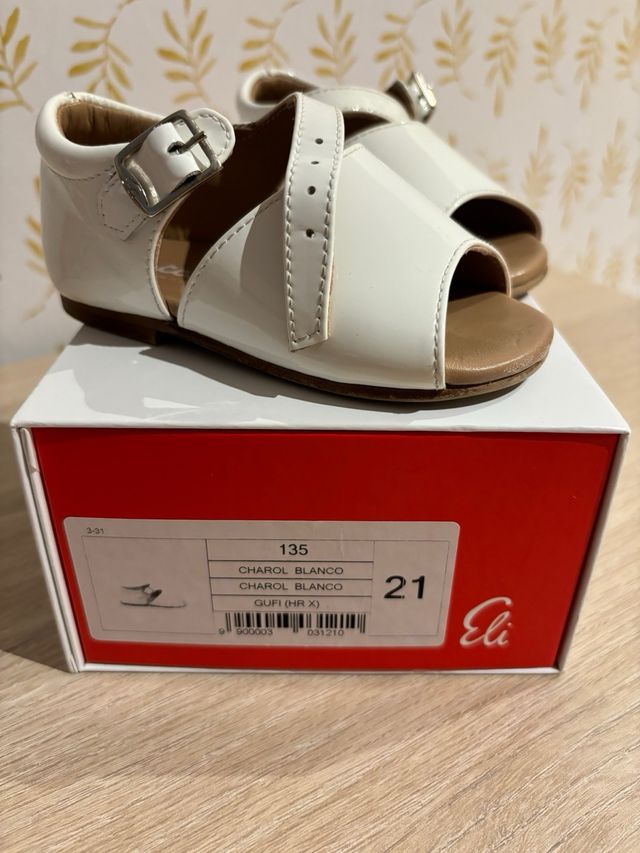 Sandalia charol bebé T21