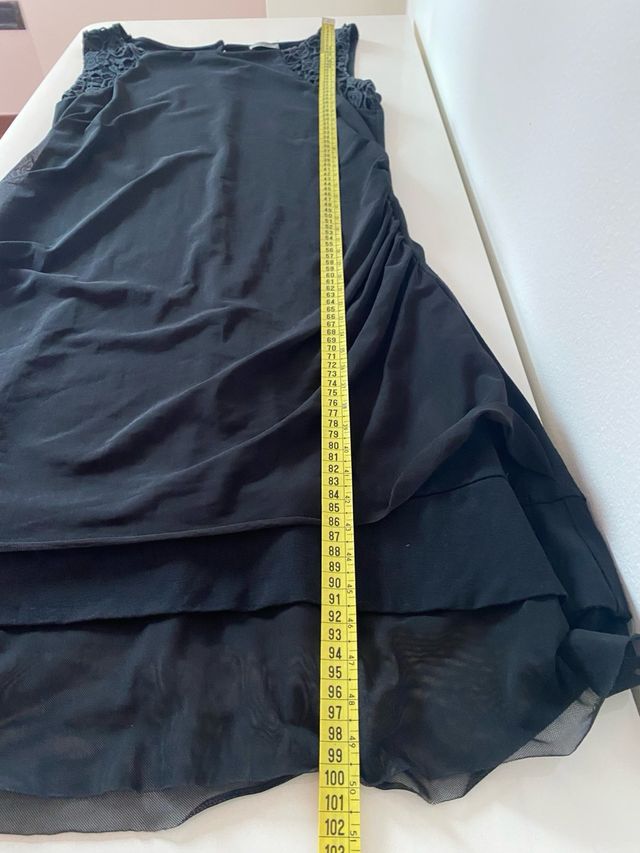 Abito tubino nero in maglina con inseriti in pizzo