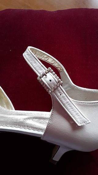 Zapatos blanco- nacarado de piel N 39