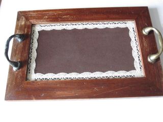 Vassoio antico in legno piano vetro decoro cucito