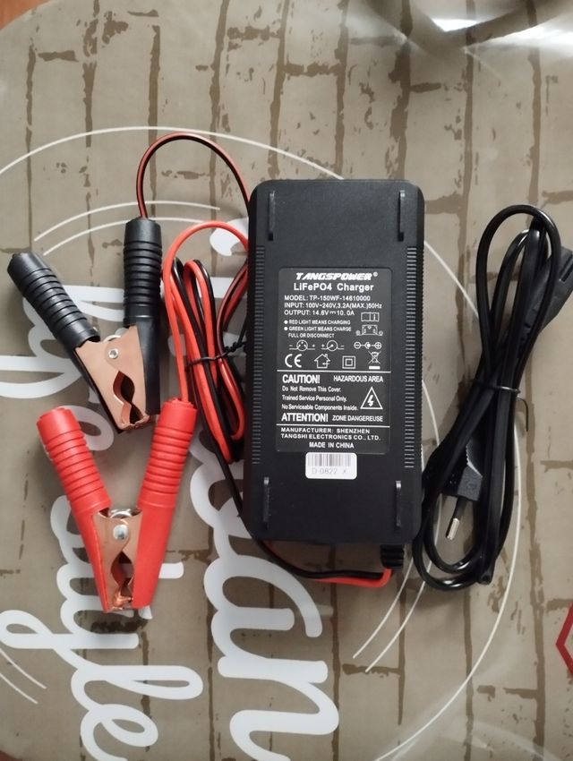 Cargador lifepo4 10A nuevo a estrenar