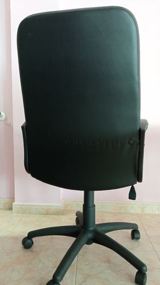 Sillón de oficina polipiel.