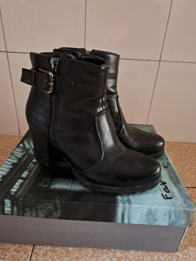 Stivaletti donna numero 36