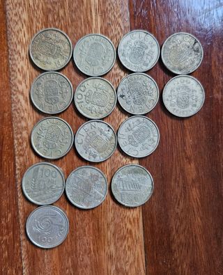 Monedas de 500, 200, 100, 50 pesetas.