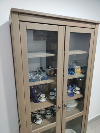 Vitrina hemnes gris