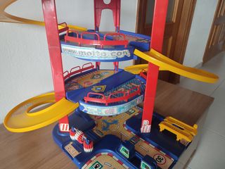 Parking garaje 5 plantas y 4 rampas de Molto