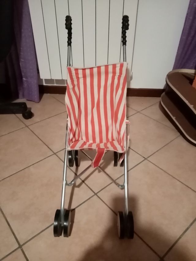 Passeggino per bambole