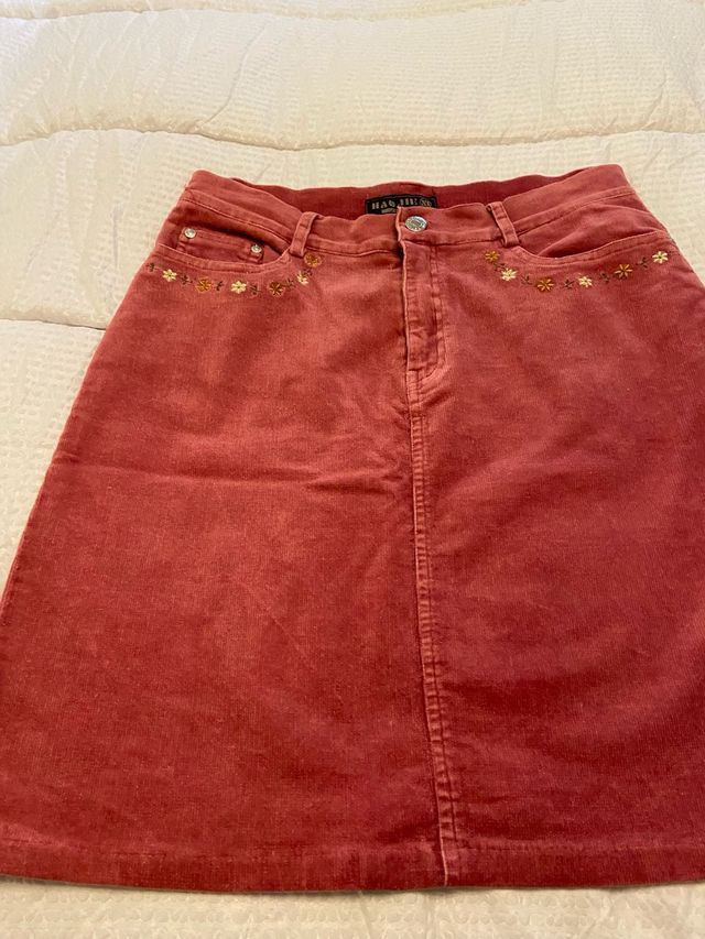 falda de pana rosa oscuro