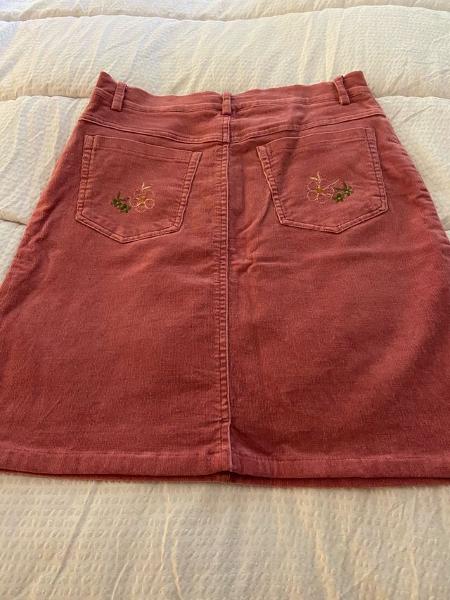 falda de pana rosa oscuro