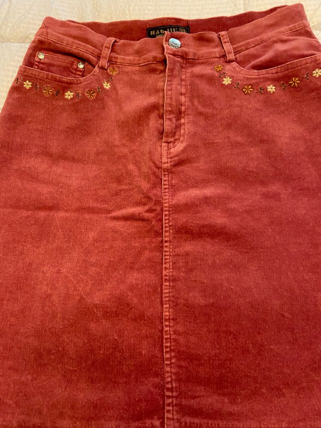 falda de pana rosa oscuro