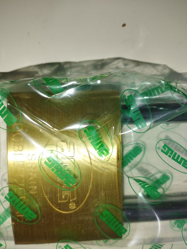 Candado nuevo marca amig mod 3 60mm de laton