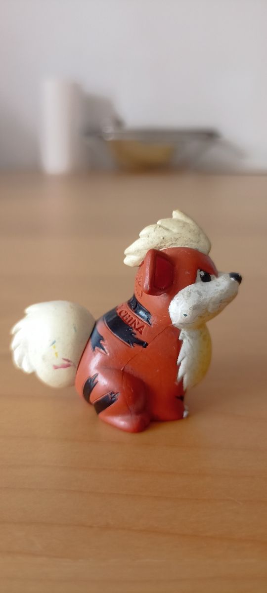 Figura Growlithe TOMY
