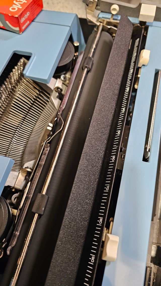 Máquina de escribir Olivietti Studio 46