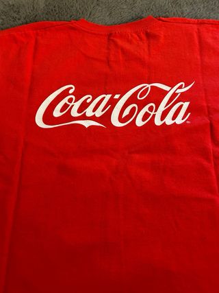 T-shirt rossa M con scritta Coca Cola