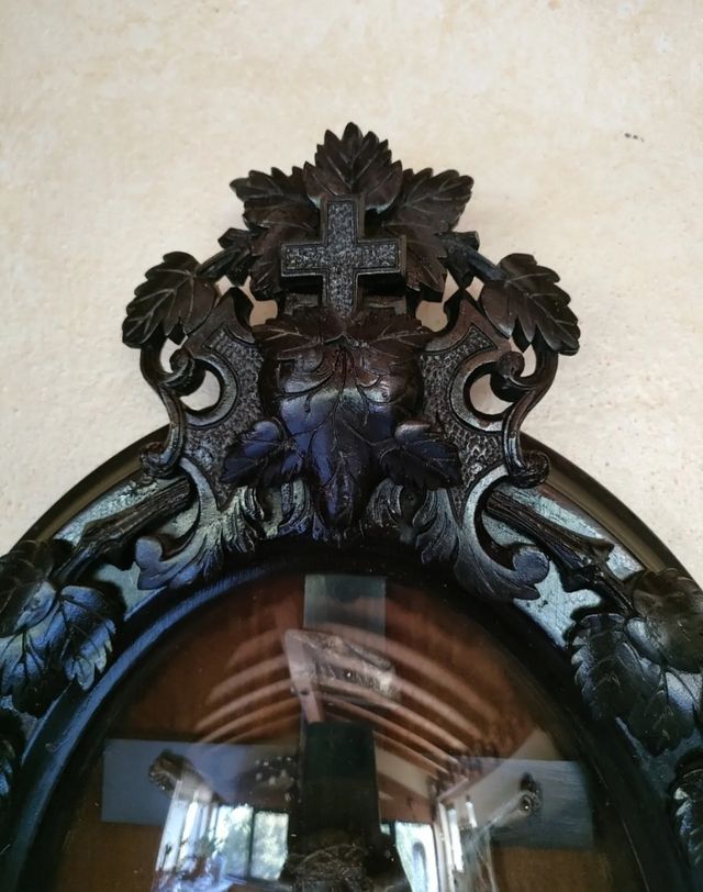 Cornice ovale intagliata secolo XIX