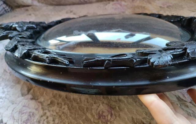 Cornice ovale intagliata secolo XIX