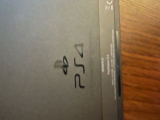 PlayStation 4 da 1 TB con scatola