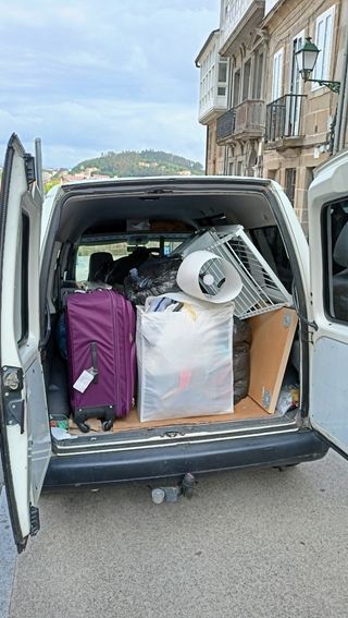 Portes, transporte y mudanzas. 