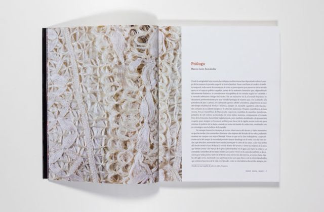 Libro indumentaria femenina