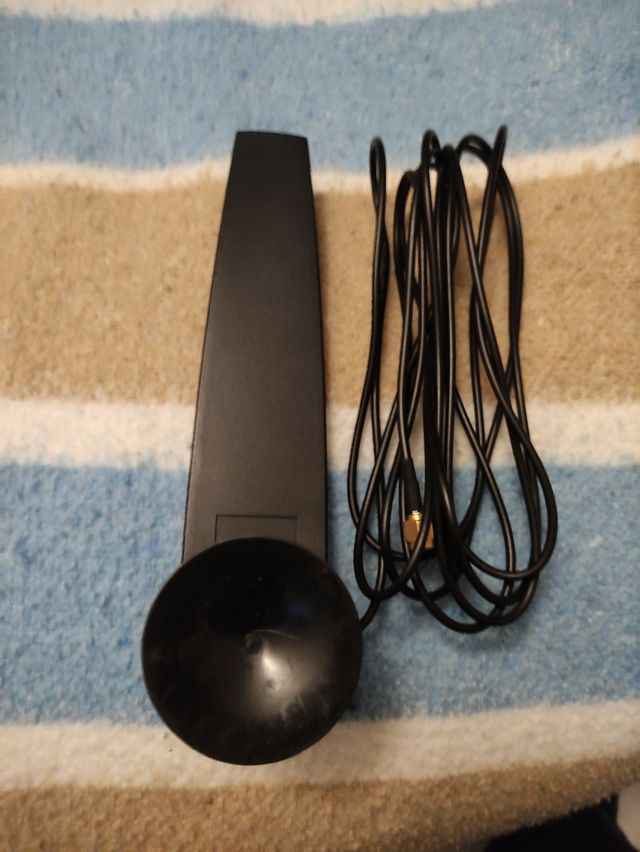 Antena wifi con ventosa.