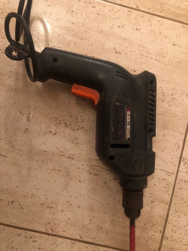 Taladro black& decker