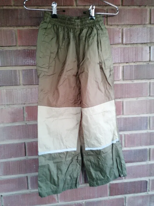 Conjunto chubasquero de niño