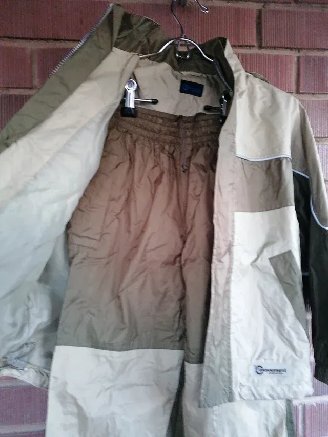 Conjunto chubasquero de niño